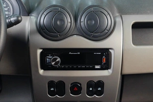 Хетчбэк Renault Sandero 2012 года, 599000 рублей, Тюмень