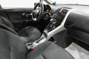 Хетчбэк Toyota Auris 2012 года, 1099000 рублей, Новокузнецк