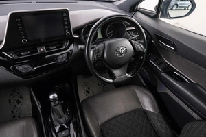 Внедорожник Toyota C-HR 2019 года, 2299000 рублей, Красноярск