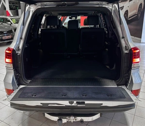 Внедорожник Toyota Land Cruiser 2018 года, 6900000 рублей, Красноярск