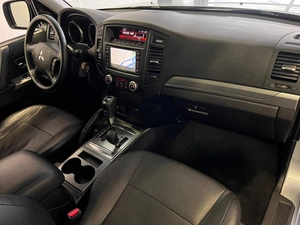 Внедорожник Mitsubishi Pajero 2012 года, 2199000 рублей, Красноярск