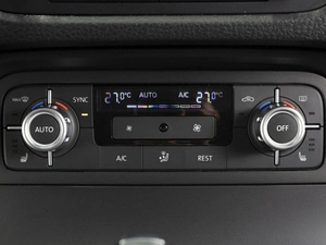 Внедорожник Volkswagen Touareg 2014 года, 2280000 рублей, Омск