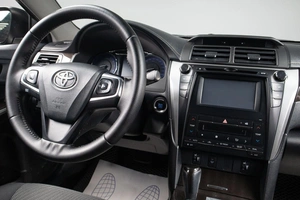 Седан Toyota Camry 2017 года, 1919000 рублей, Оренбург