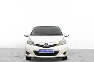 Хетчбэк Toyota Vitz 2013 года, 889000 рублей, Барнаул