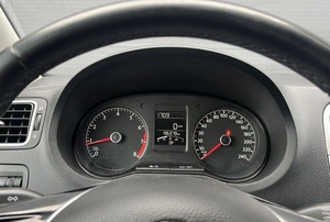 Седан Volkswagen Polo 2015 года, 780000 рублей, Солонцы