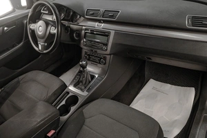 Седан Volkswagen Passat 2011 года, 949000 рублей, Челябинск