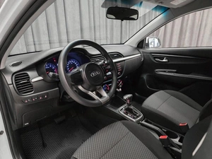 Седан Kia Rio 2020 года, 1015000 рублей, Красноярск
