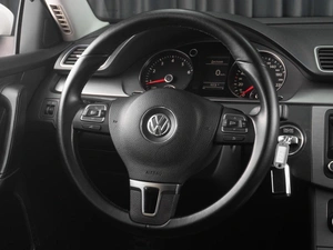 Седан Volkswagen Passat 2011 года, 888000 рублей, Тюмень