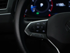 Внедорожник Volkswagen Tiguan 2021 года, 2370900 рублей, Москва