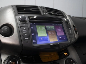 Внедорожник Toyota RAV4 2010 года, 1360000 рублей, Омск