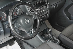 Внедорожник Volkswagen Tiguan 2011 года, 1199000 рублей, Тюмень