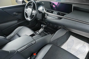 Седан Lexus ES 2021 года, 4249000 рублей, Тюмень