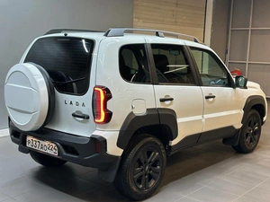 Внедорожник ВАЗ (LADA) Niva Travel 2022 года, 1067000 рублей, Красноярск