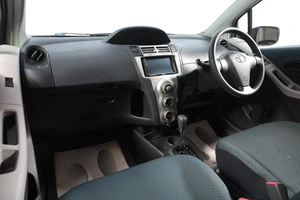 Хетчбэк Toyota Vitz 2005 года, 649000 рублей, Новосибирск