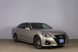 Седан Toyota Crown 2017 года, 3099000 рублей, Новосибирск