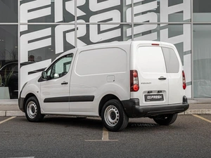 Фургон Peugeot Partner 2017 года, 960000 рублей, Краснодар