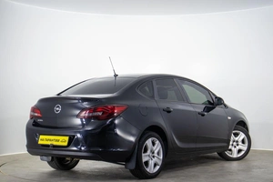 Седан Opel Astra 2012 года, 699000 рублей, Оренбург