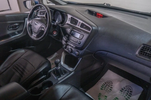 Хетчбэк Kia Ceed 2013 года, 869000 рублей, Томск