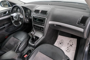 Лифтбек Skoda Octavia 2012 года, 829000 рублей, Красноярск