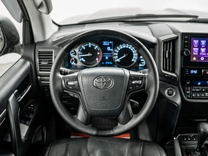 Внедорожник Toyota Land Cruiser 2019 года, 7350000 рублей, Красноярск