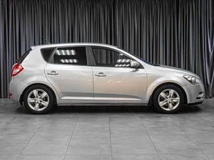 Хетчбэк Kia Ceed 2011 года, 717000 рублей, Тюмень