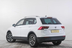 Внедорожник Volkswagen Tiguan 2018 года, 2349000 рублей, Кемерово