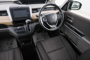 Минивэн Honda Freed 2017 года, 1499000 рублей, Красноярск