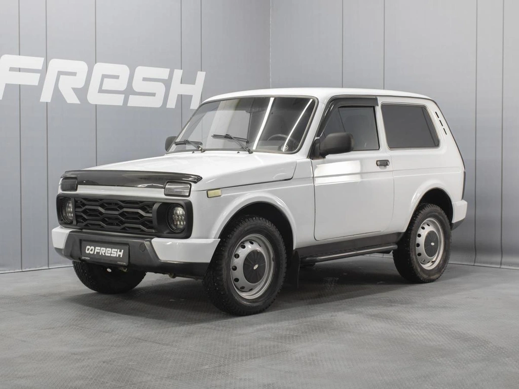 Внедорожник ВАЗ (LADA) 4x4 (Нива) 2016 года, 595000 рублей, Омск