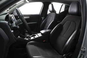 Внедорожник Volvo XC40 2018 года, 2550000 рублей, Омск