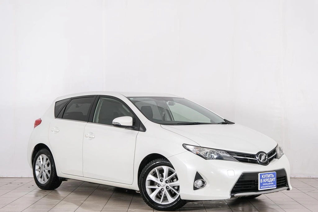 Хетчбэк Toyota Auris 2012 года, 1149000 рублей, Красноярск