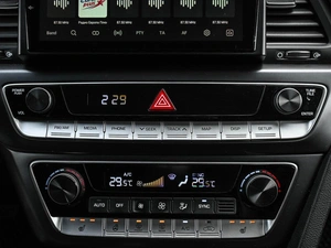 Седан Hyundai Sonata 2018 года, 1999000 рублей, Кирилловка