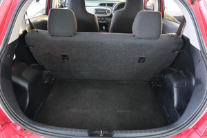 Хетчбэк Toyota Vitz 2011 года, 849000 рублей, Омск