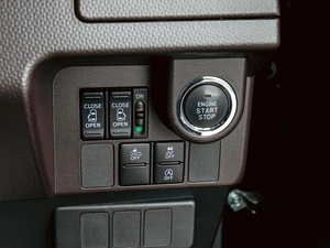 Хетчбэк Toyota Tank 2018 года, 1270000 рублей, Краснодар