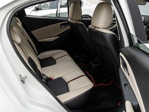 Хетчбэк Mazda Demio 2015 года, 1050000 рублей, Краснодар