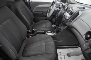 Седан Chevrolet Aveo 2012 года, 599000 рублей, Барнаул