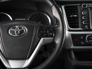 Внедорожник Toyota Highlander 2014 года, 3150000 рублей, Омск