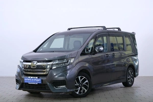 Минивэн Honda Stepwgn Spada 2017 года, 2129000 рублей, Омск