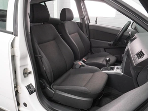 Седан Opel Astra 2013 года, 624000 рублей, Воронеж