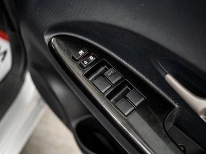 Хетчбэк Toyota Ist 2010 года, 960000 рублей, Красноярск