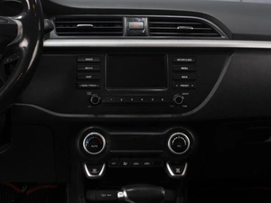 Седан Kia Rio 2017 года, 1180000 рублей, Омск