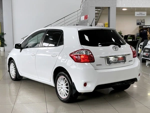 Хетчбэк Toyota Auris 2010 года, 897000 рублей, Солонцы
