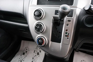 Хетчбэк Toyota Ractis 2006 года, 629000 рублей, Красноярск