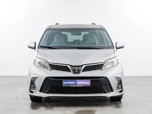 Минивэн Toyota Sienna 2016 года, 2548077 рублей, Москва