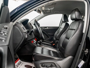 Внедорожник Volkswagen Tiguan 2010 года, 1155000 рублей, Красноярск