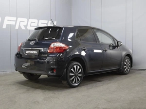 Хетчбэк Toyota Auris 2012 года, 1099000 рублей, Омск
