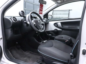 Хетчбэк Peugeot 107 2012 года, 599000 рублей, Красноярск