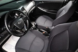 Седан Hyundai Solaris 2013 года, 769000 рублей, Сургут