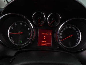 Хетчбэк Opel Astra 2013 года, 899000 рублей, Воронеж