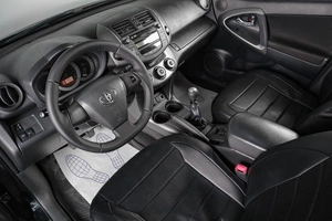 Внедорожник Toyota RAV4 2010 года, 1199000 рублей, Тюмень