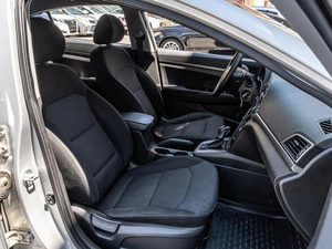 Седан Hyundai Elantra 2017 года, 1330000 рублей, Краснодар